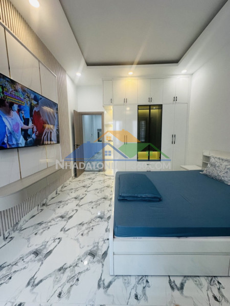 Bán nhà tân bình hxh 45m2 3 tầng ngang 4m nở hậu sát mt đẹp dân trí nguyễn trọng tuyển gấp bán 5.9 tỷ.