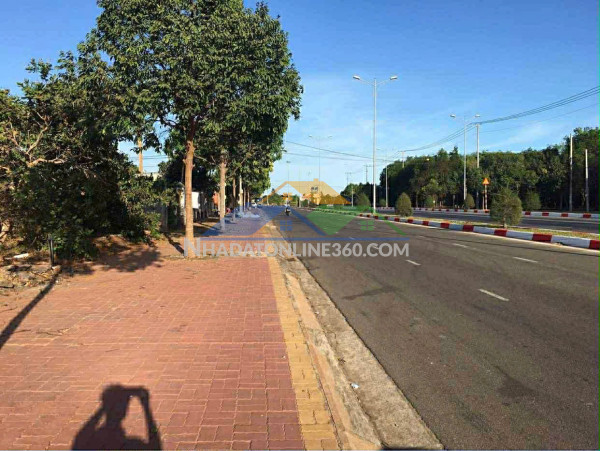 Chủ cần bán lô đất cách vòng xoay hòa long và lối ra cao tốc 100m
✅ diện tích 23x66 50tc tổng 1.151m²