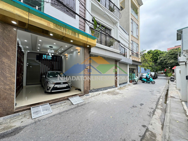 Nhà mới ô tô đỗ cửa đức giang  46m2 x  4 tầng mặt tiền 3.9m,10.5 tỷ long biên.