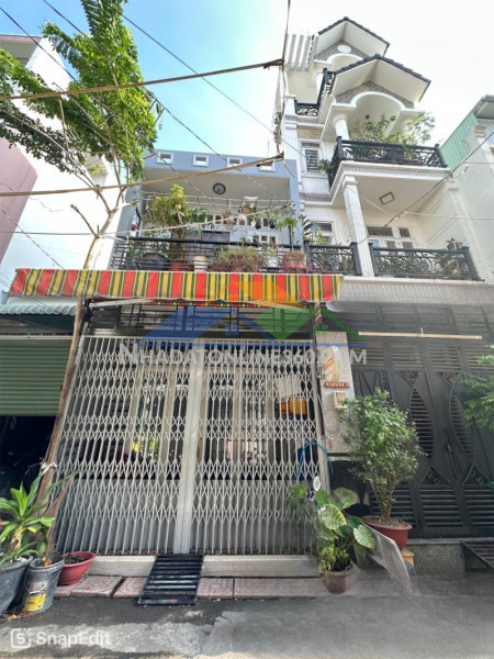 Bán nhà 3 tầng, 36m2 bình thành, bình tân. sh, 3.7 tỷ. lh: 0909898125