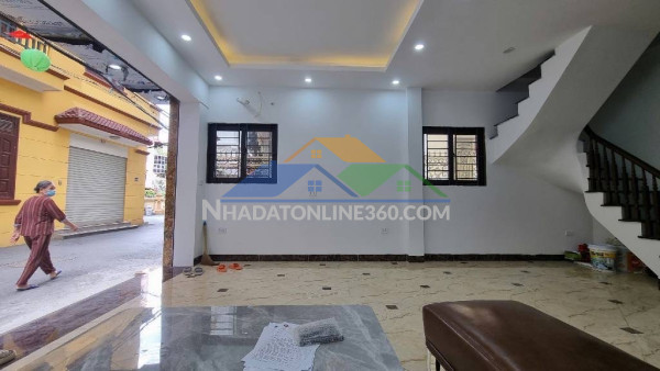 Hoàng quốc việt 51m x6 tầng thang máy-21 tỷ,ô tô tránh đỗ,ngõ thông kinh doanh