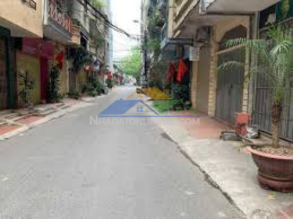 Bán nhà  liền kề mặt ngõ đường cầu giấy 105m², mặt tiền 6,6m giá 31,8 tỷ