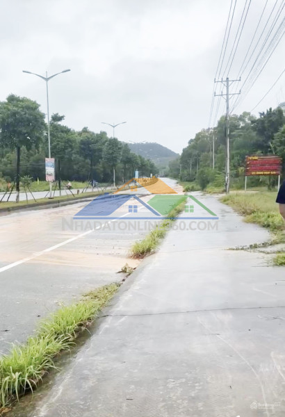 Chính chủ bán gấp 827m2 đất sẵn sổ mặt tiền trung tâm suối lớn- dương tơ- phú quốc