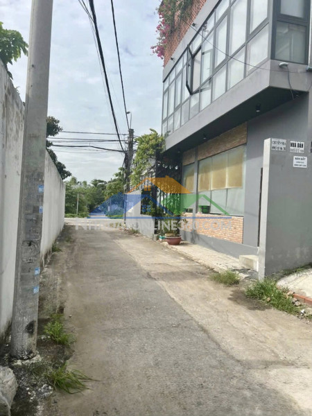 Chủ gửi "đất đẹp" 3 mặt tiền đường xe hơi thông, bình trưng, q2cũ tp hcm!