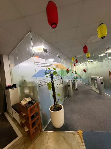 Cho thuê nhà mặt phố đền lừ, 220m² x 4 tầng, có thang máy, 33 triệu làm vp cty