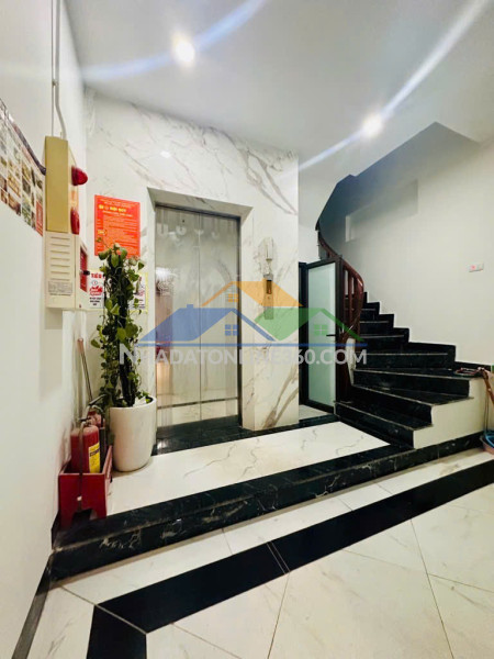 Bán nhà tô vĩnh diện 42m x 8 tầng thang máy - lô góc 2 thoáng - 30m ra ô tô tránh - tặng full nội thất