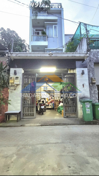 Nhà đẹp – hx tải thông – đỗ được 3 ô tô – quận bình tân giáp nách tân phú – giá tốt nhỉnh 8 tỷ