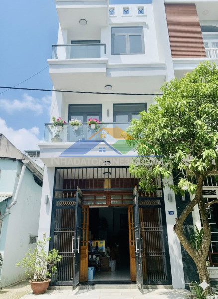 Ngay đhct - mặt tiền 10m - đối diện công viên - nhà đẹp 4 tầng - 4pn - 64m chỉ 9.x