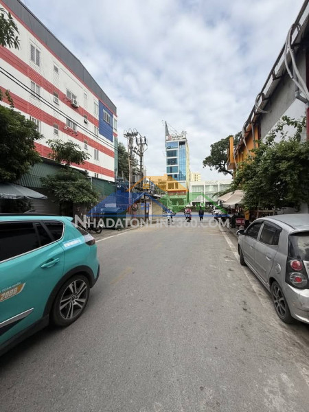 Bán nhà đẹp độc lạ phố nguyễn văn cừ, long biên- 56m, ngõ nông, ô tô đỗ gần cửa – hơn 11 tỷ