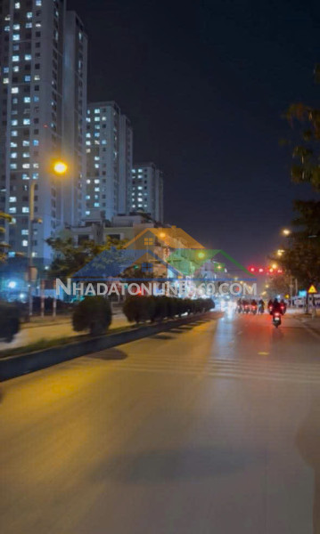 Bán tòa nhà 7 tầng - kinh doanh - ô tô tránh - kđg tứ hiệp - thanh trì - diện tích 229m2 - giá 6x tỷ