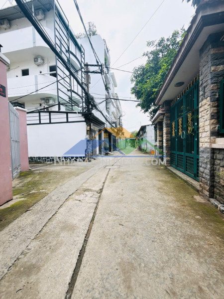 *bán gấp nhà  nguyễn sơn tân phú 60m2 hẻm 4m gàn mặt tiền 2tầng 4 tỷ 1