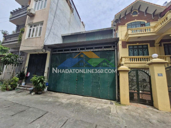 Bán đất tặng nhà c4 - học viên tài chính - dt65m2 - mt4m - giá 8 tỷ - ngõ thông - kinh don