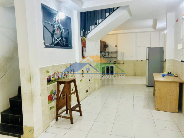 Cho thuê nhà cách mạng – hxh đỗ cổng – sát mặt tiền –...