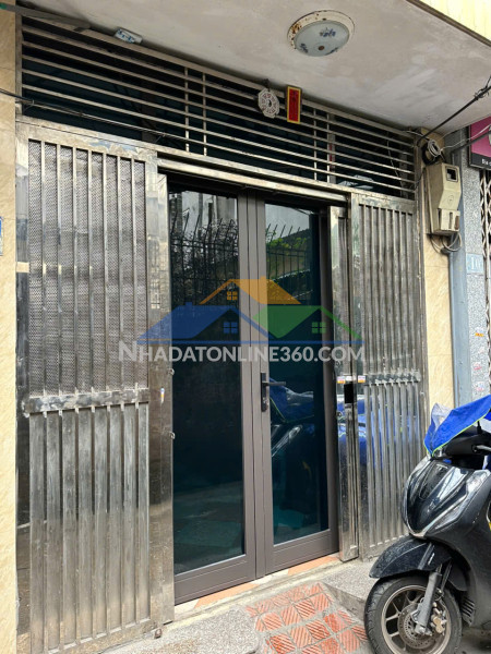 Cho thuê nhà nguyên căn gốc đề, 35m² x 4 tầng, gồm 4 phòng ngủ, 3 vệ sinh.
14 triệu