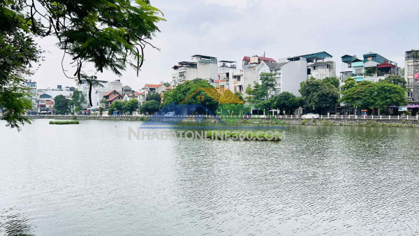 Bán nhà mặt hồ bồ đề, diện tích 226m, mặt tiền 12m, 2 thoáng, full thổ cư