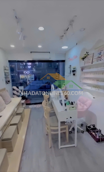 Cần sang nhượng lại quán nail - mi tại 155 tôn đức thắng,...
