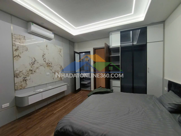 Bán nhà hồ tùng mậu 32m2, 5t, mt5m,  8.7 tỷ, cầu giấy, gần phố, ngõ nông, thoáng.