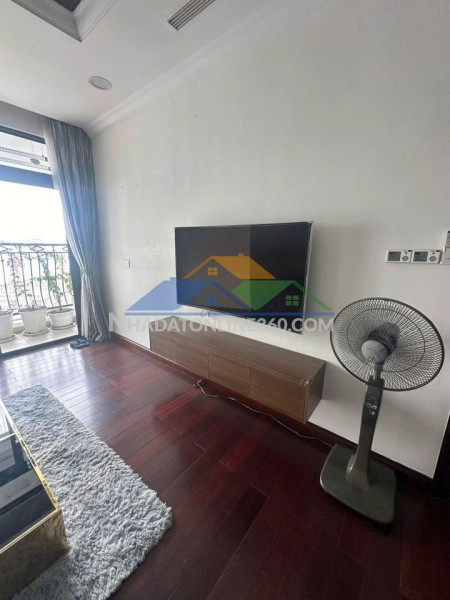 Gia đình em có căn hộ cho thuê royal city - toà r2a