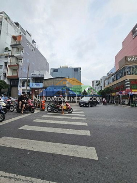 Bán nhà 2 mặt tiền quận 4  tặng gpxd, vị trí đẹp