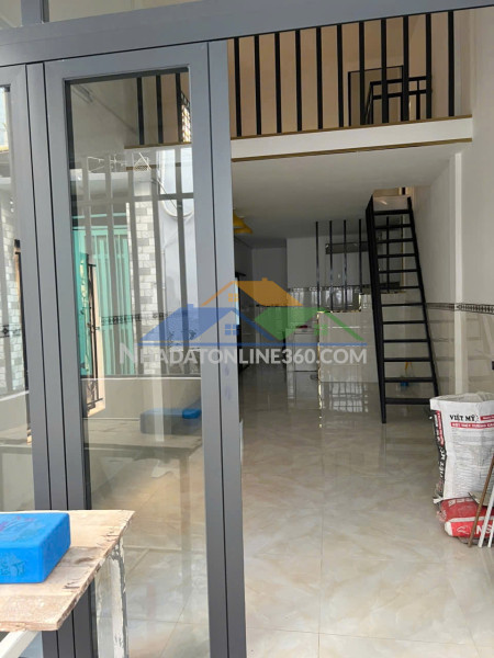 Căn góc 2 tầng hẻm bùi minh trực p5q8. giá 3,3 tỷ tl