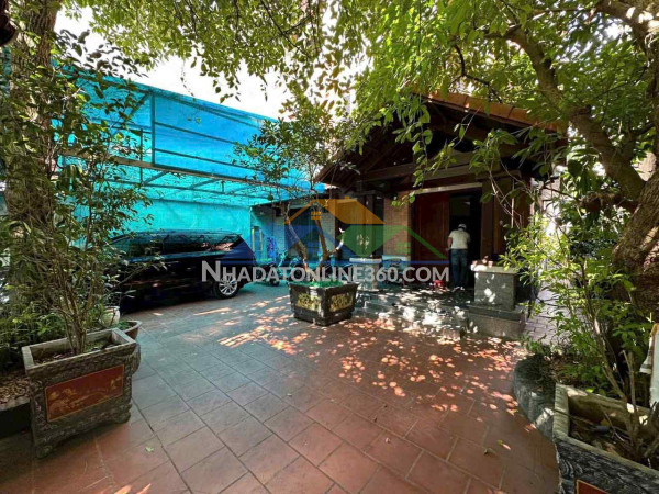 Biệt thự sân vườn ngọc lâm, vỉa hè, ôtô tránh, cách cầu...