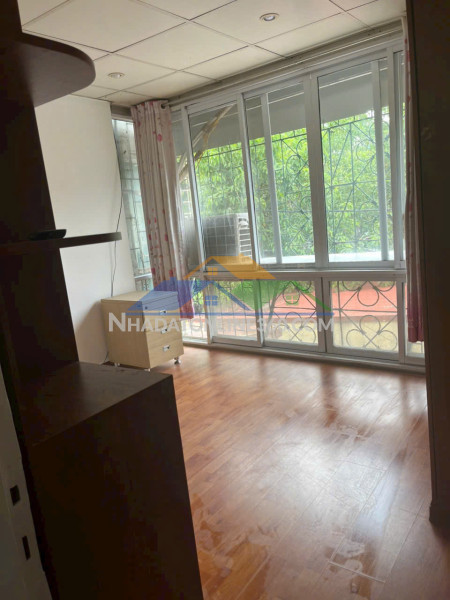 Cho thuê căn hộ tập thể e3 phương mai, 55m², gồm 2 phòng ngủ, 1 wc, 1 bếp 6,5 triệu