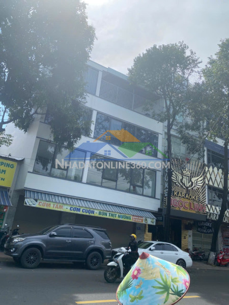 Chủ nhà cần bán gấp – nhà mặt tiền đường hoàng diệu, nha trang ????
 • diện tích: 49,2m² (ngang hơn 10m, cực thoáng)
 • kết cấu: nhà hiện có 2 phòng ngủ, 4 vệ