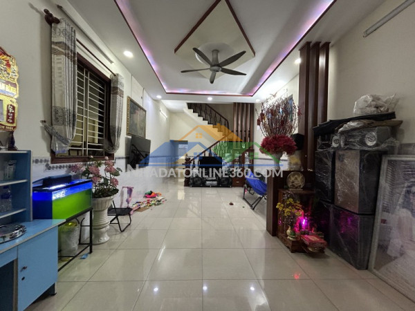 Bán nhà 2 tầng dĩan 176m²,shr đường ô tô,ngang khủng 8.8m,chỉ 39tr/m2