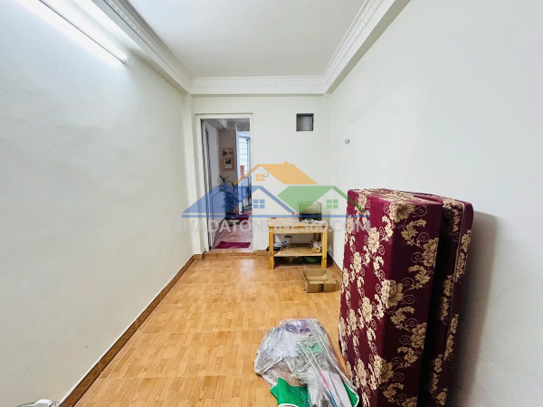 ????không thể tin : ô tô đỗ cửa - 40m ra phố - dân xây - bán...