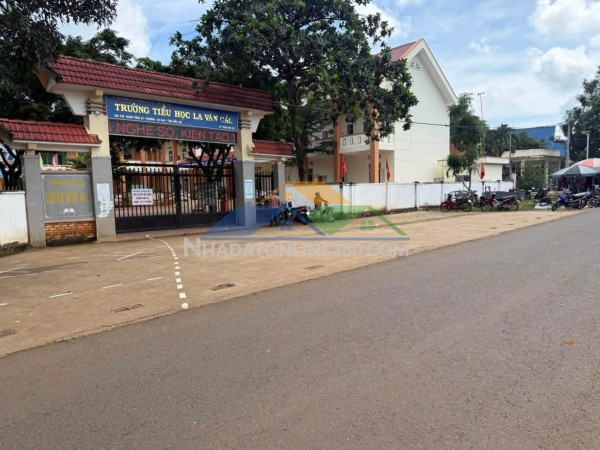 Đất đẹp - giá tốt - chính chủ cần bán nhanh lô mặt tiền y wang, eakao, buôn ma thuột, đắk lắk