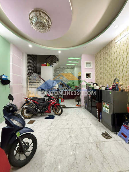 Nhà mới 5 tầng sát đường phạm thế hiển p.chánh hưng (p4q8)....