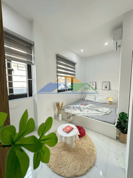 Cho thuê ccmn cực đẹp thoáng sáng full đồ 242 đường láng, ngã tư sở