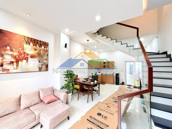 Bán nhà thủ đức, linh đông, đường số  24. dt 52m2, 4 tầng, 4pn, sh, giá 6.68  tỷ.