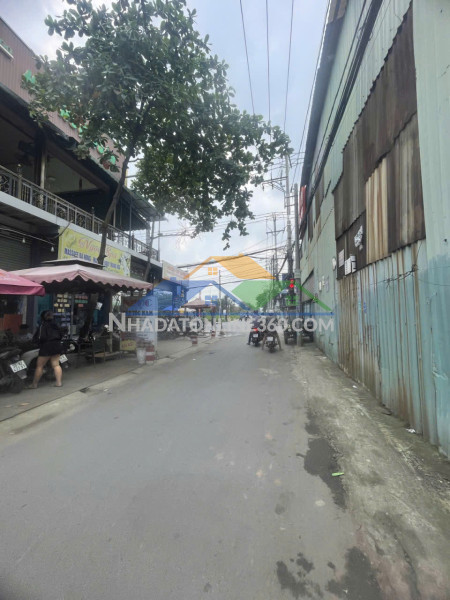 Bom tấn xưởng mặt tiên đường liên ấp 1-2sát võ văn vân giáp bình tân-800m2 cấp 4-28 tỷ