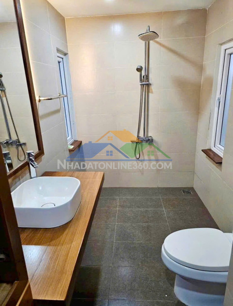 Bán nhà 4 tầng đường nguyễn đình chiểu , nha trang 
đường hiện trạng 20 vị trí đối diện đại học nha trang , đại học tôn đức thắng , đi bộ ra biển vài phút