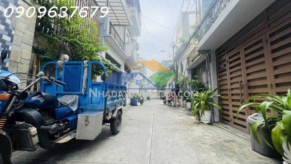 Bán đất tặng luôn căn biệt thự kiểu pháp gần sân bay cạnh mặt tiền và công viên hoàng văn thụ, 231m2 (7.5 x 30m), 3 tầng, 7pn, sổ a4 hoàn công đủ,