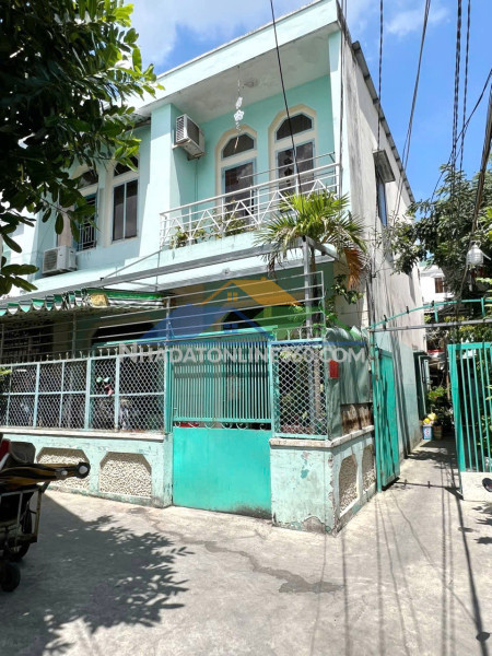 Nhà góc 2 tầng (7.7x13m) gần đường dương bá trạc p1q8 . giá 6.2 tỷ