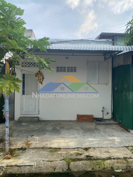 Bán nhà 2 mặt tiền hẻm đường ô tô – hòn rớ 1
- diện tích: 42m² — ngang: 4,6m (vuông đẹp)
- hướng: bắc
- kết cấu: nhà cấp 4, gồm 2 phòng ngủ – 1 vệ sinh
-