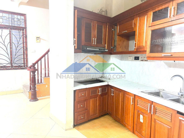 Cho thuê nhà nguyên căn ngõ 93 hoàng mai, 40m² × 4 tầng, 3pn, 3 wc, 8 triệu