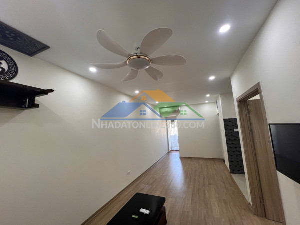 Căn hộ nam trung yên dt 60m 2 ngủ giá 5,7 tỷ,nhà đẹp ở ngay