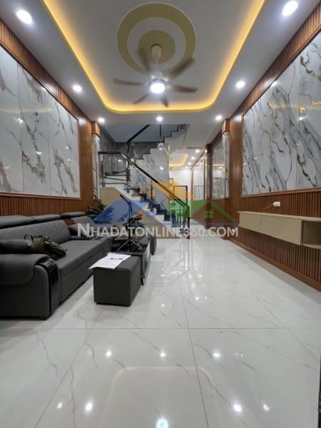 Bán nhà 2 tầng dĩ an,shr đường xe hơi, gần đhqg tphcm