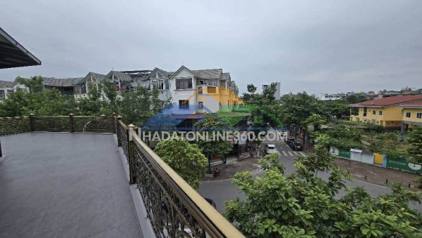 Liền kề lô góc thạch bàn, 145m x 5 tầng, mặt tiền 22m, vỉa hè...