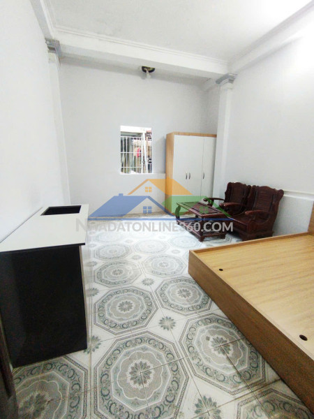 Cho thuê căn hộ tầng 3 phố trường chinh 50m2, 2 ngủ, 1 vệ sinh,...