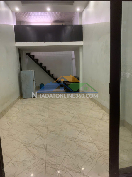 Cho thuê nhà tầng 1 có gác xép, dt 45m², gần trường thcs văn...