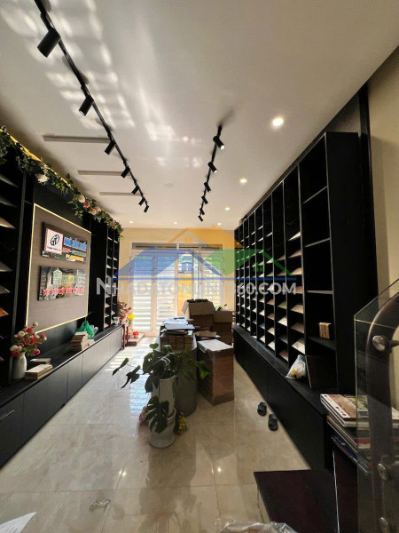 Láng trung - láng hạ - ô tô tránh - kinh doanh 51m2 4 tầng mặt tiền 4m giá 21.8 tỷ