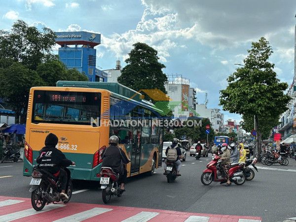 Hiếm nhà bán hẻm 497 phan văn trị ngang 5.2m 4 lầu 90m2 vừa ở vừa kd ngay emart 12.3 tỷ.