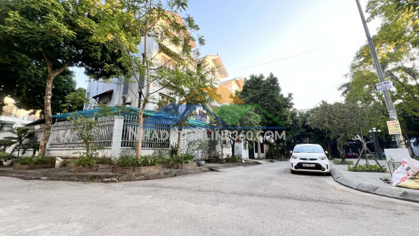 Biệt thự lô góc sài đồng, vỉa hè rộng, ôtô tránh, view công viên cây xanh