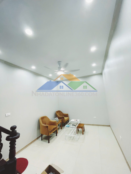 Cho thuê nhà nguyên căn hạ đình 3.5 tầng x 25m2, 2 ngủ, 9 triệu 15 ra ô tô