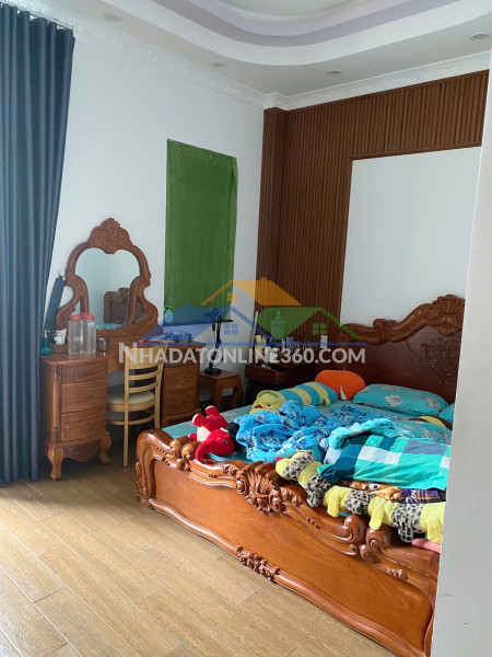 Biệt thự full nội thất gỗ bông sao p5q8