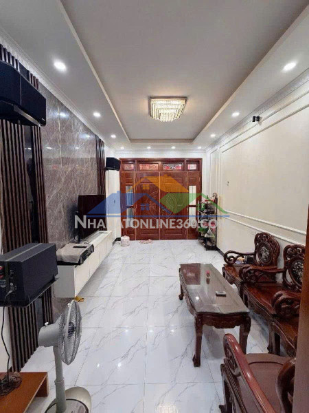 Hoàng ngân ngõ rộng - đẹp mới lung linh - 32m2 5 tầng mặt tiền 3.3m giá 9.95 tỷ